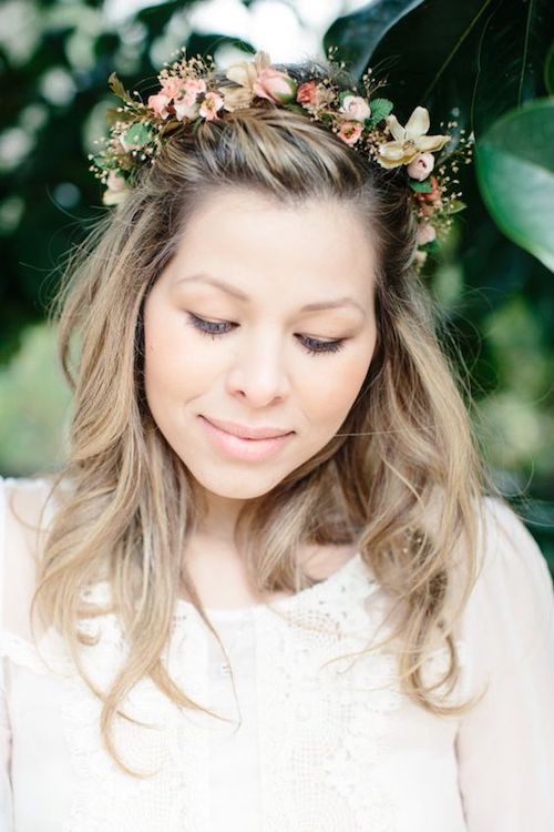 Bandeau à fleur pour coiffure cérémonie champêtre