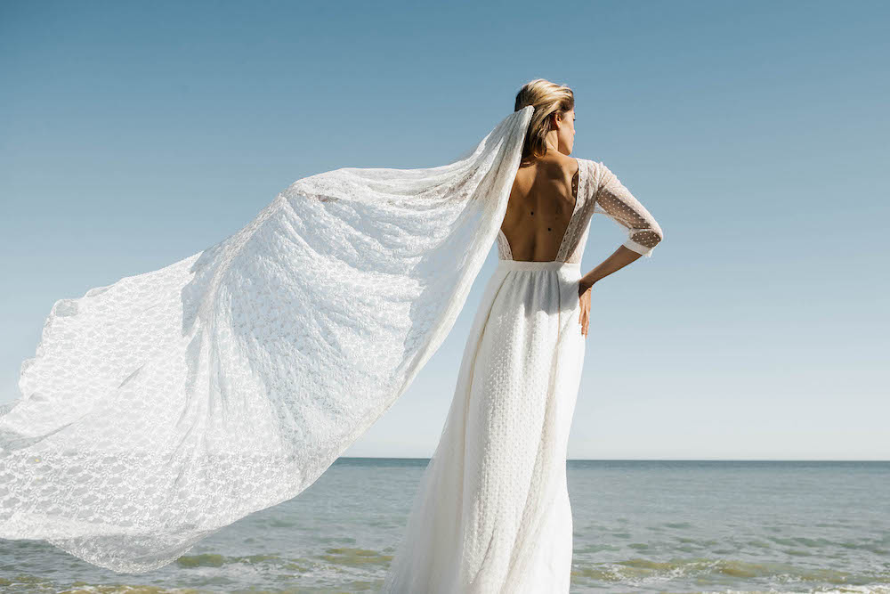 5 Robes De Mariée Pour Un Mariage Sur La Plage En 2019