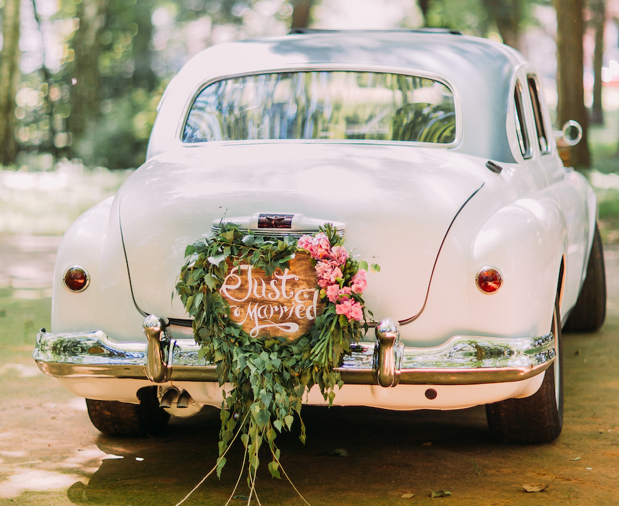 Mariage] Comment décorer sa voiture avec tulle et rubans ?