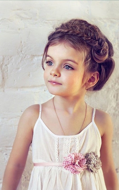 25 Idées De Coiffures De Mariage Pour Petite Fille