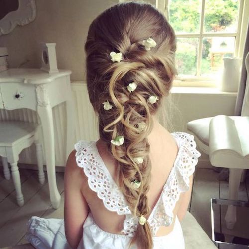 idées coiffure mariage petite fille