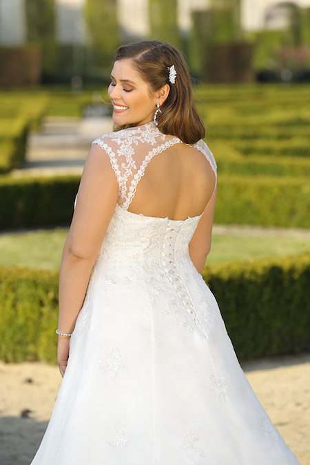 Robe de mariée grande. taille Ladybird