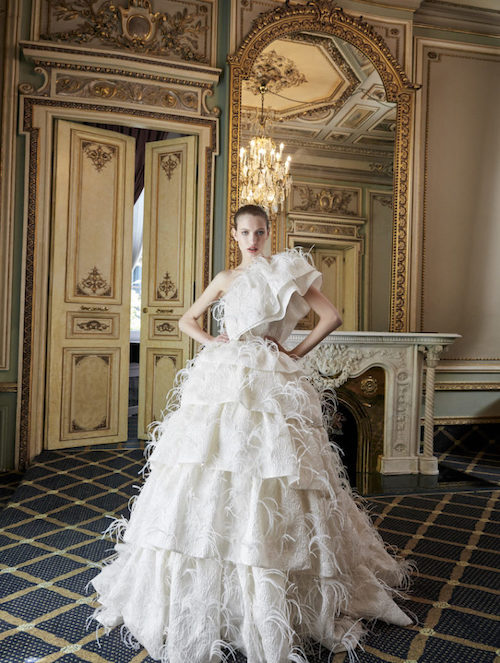 Robe de mariée à plumes… osez l'originalité !