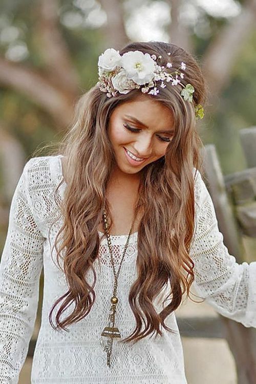 Couronne de fleurs cheveux blanc