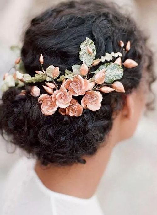 coiffure mariage cheveux bouclés