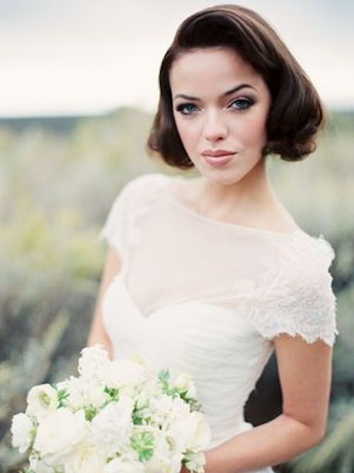 coiffure mariage cheveux carré