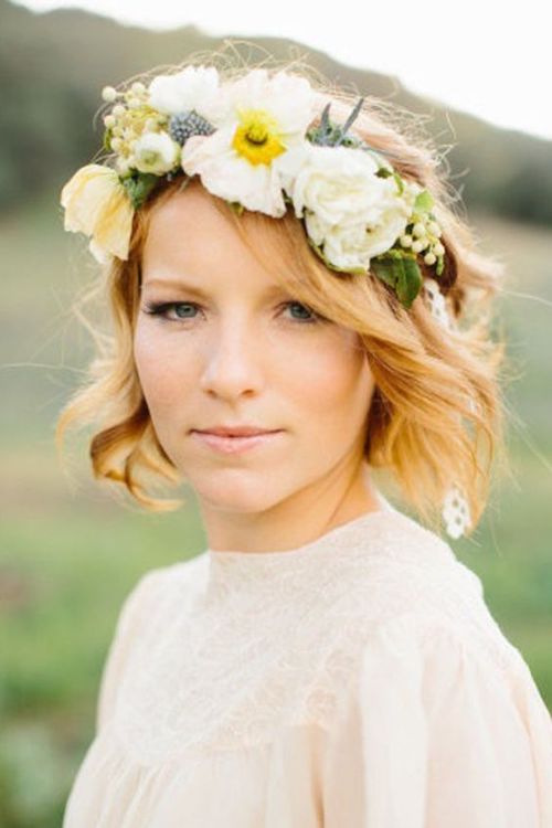 coiffure mariage cheveux carré