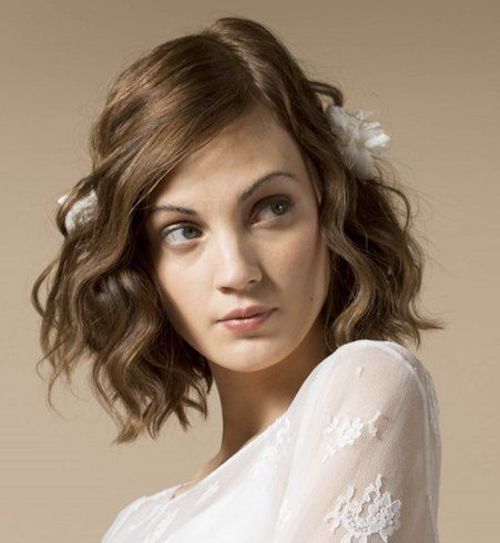 coiffure mariage cheveux carré