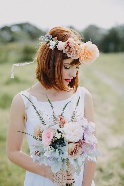 coiffure mariage cheveux carré