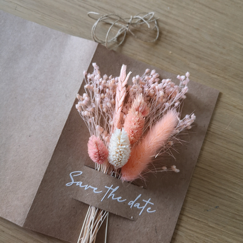 DIY save the date mariage fleurs séchées