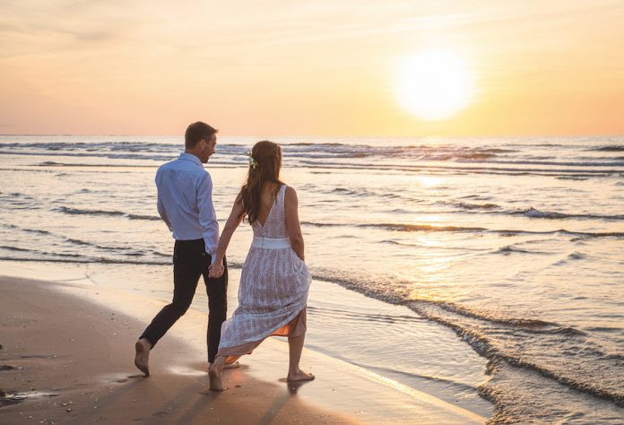 vrai mariage à la plage en Normandie