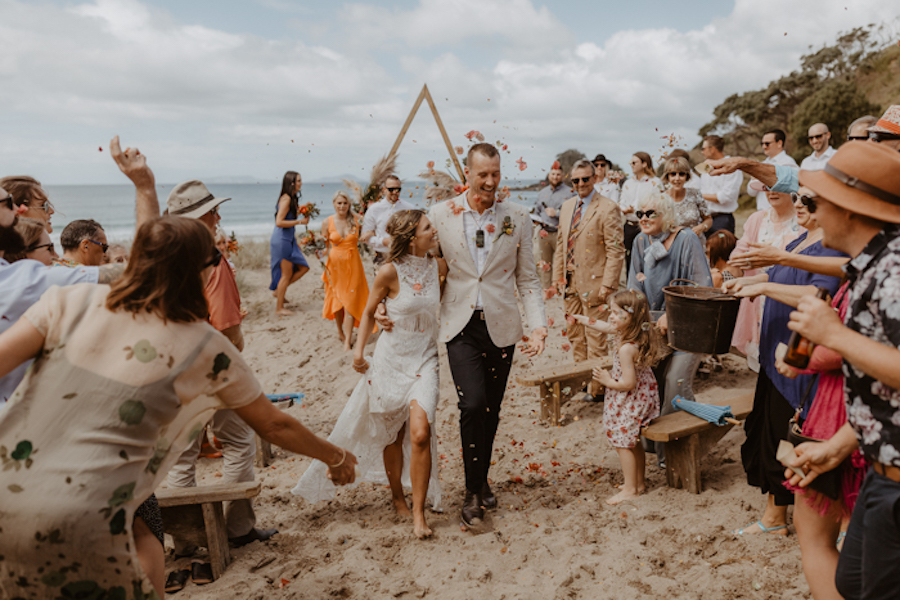 Arche de Mariage sur la Plage : Fleur et Décoration de Cérémonie Laïque !