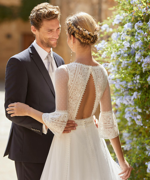 robe de mariage dos nu et manches longues