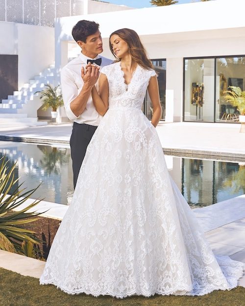 robe de mariée princesse en dentelle 2023