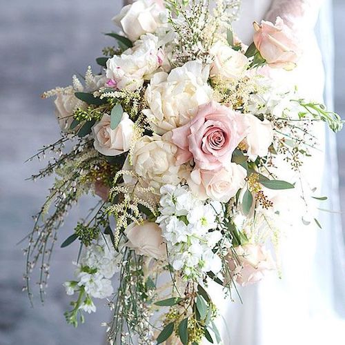 bouquet de mariée en cascade 