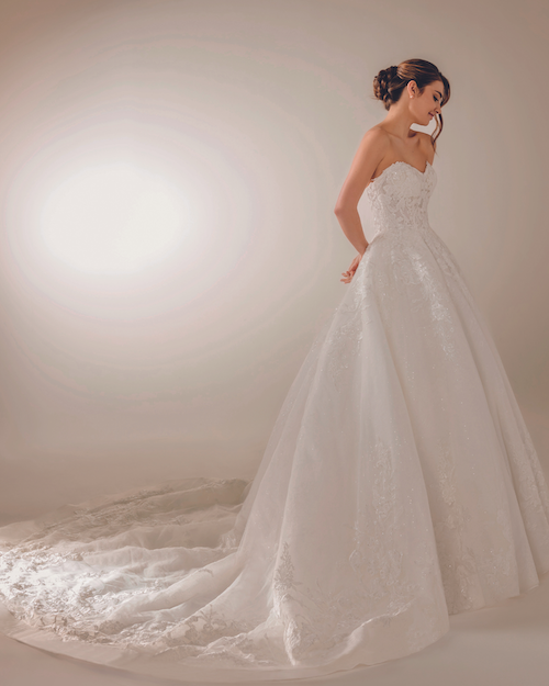 robe de mariée dentelle 2023