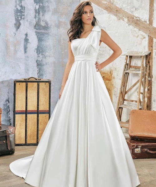 robe de mariée asymétrique