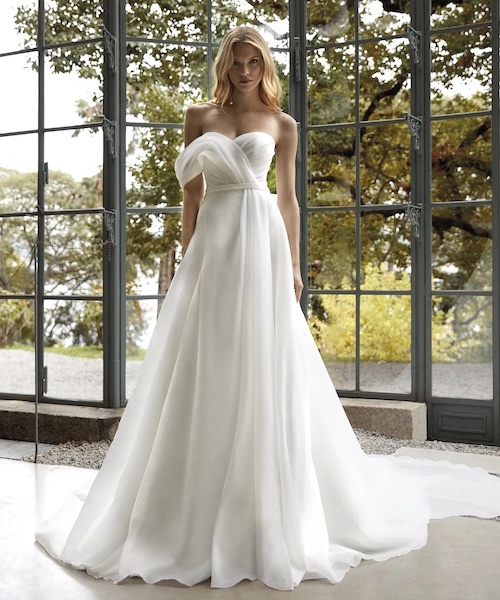 robe de mariée asymétrique