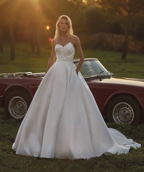 robe de mariée asymétrique