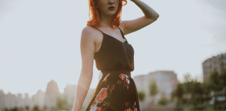 Robe midi pour un mariage : comment la choisir et avec quelles chaussures l’associer ?